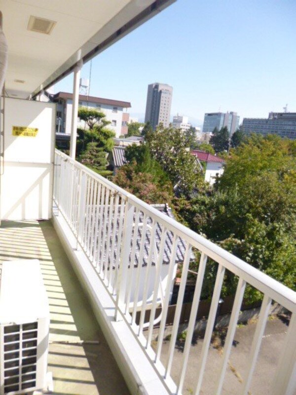 ベランダ(写真は別号室です。（参考）)