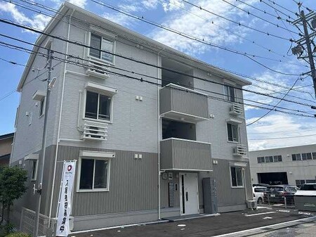 トリシア中御所外観写真