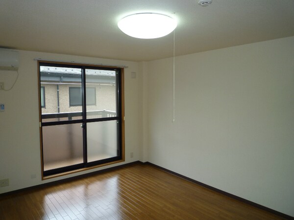 リビング(写真は類似部屋)