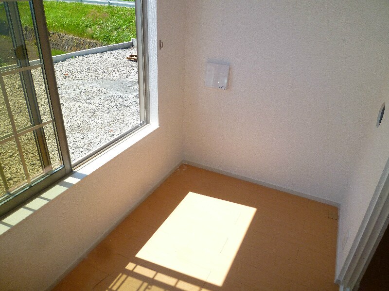 物件内観写真13　(サンルーム)