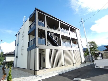 フェレーザ本町外観写真