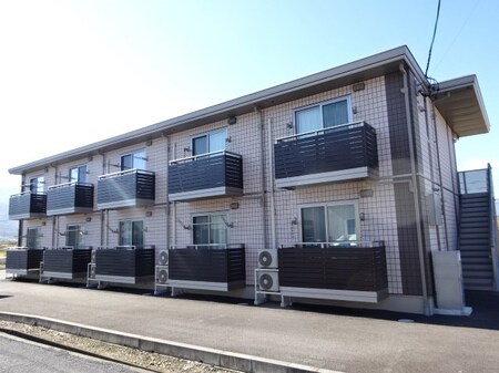 シャン・カマラードＦ棟外観写真