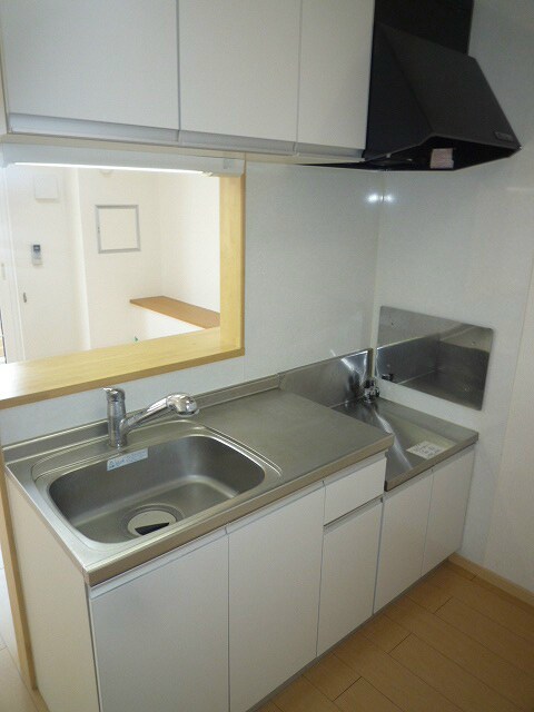 物件内観写真4　(写真は202号室です)