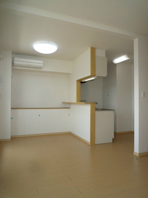 物件内観写真5　(写真は202号室です)