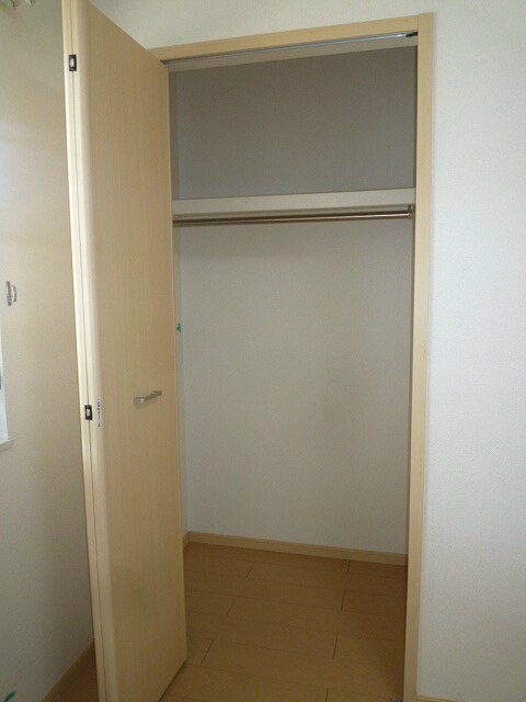 物件内観写真11　(写真は202号室です)