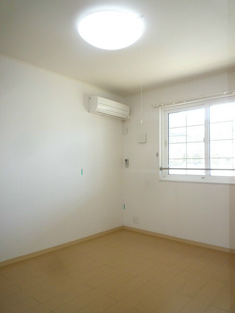 物件内観写真15　(写真は202号室です)