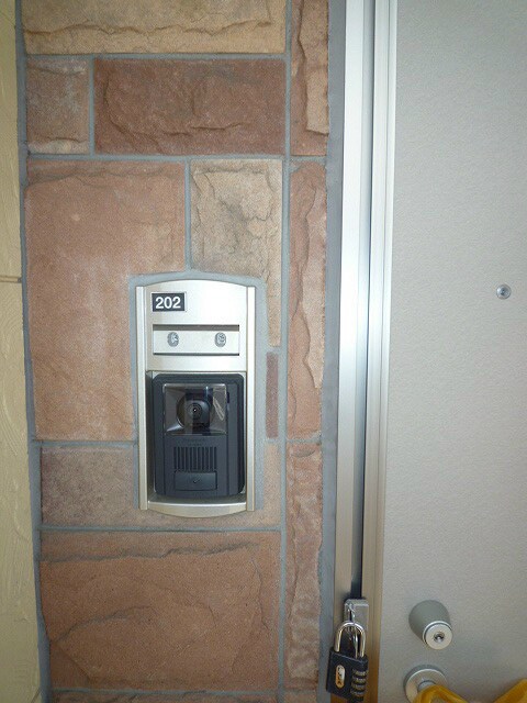 物件内観写真27　(ＴＶモニターホン　写真は202号室です)