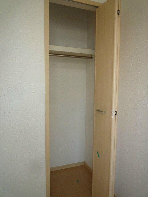 物件内観写真30　(写真は202号室です)