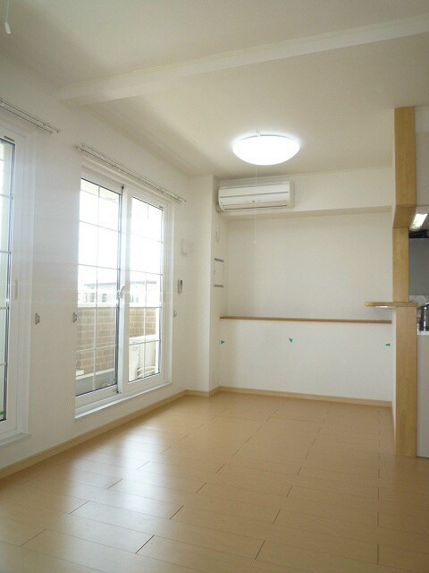 物件内観写真32　(写真は202号室です)