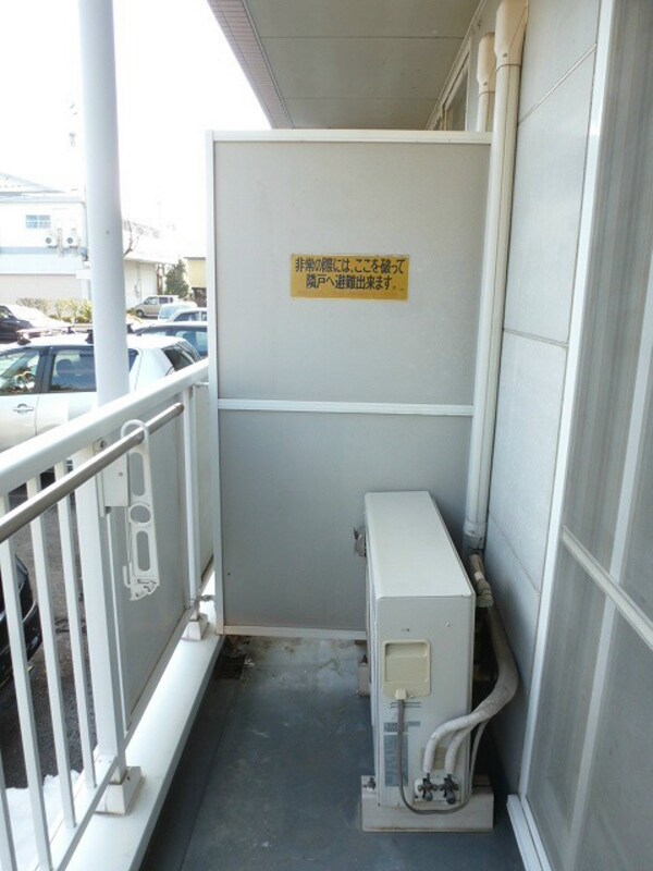 ベランダ(写真は108号室です（参考）)