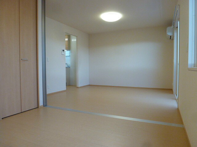 物件内観写真5　(写真は102です)