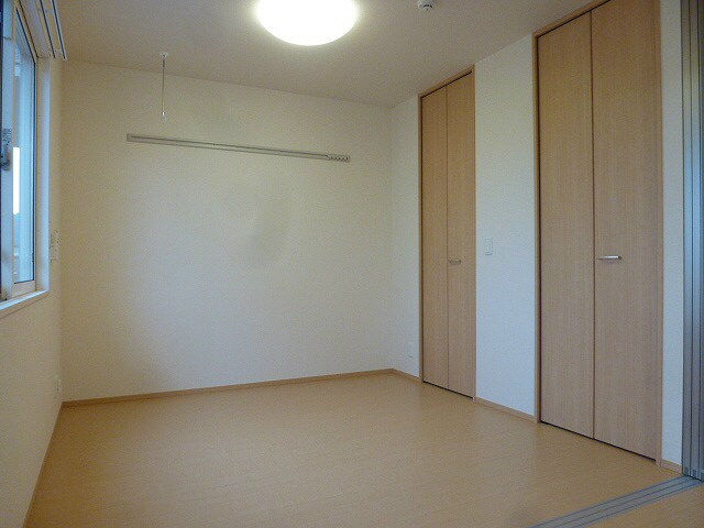 物件内観写真16　(写真は102です)