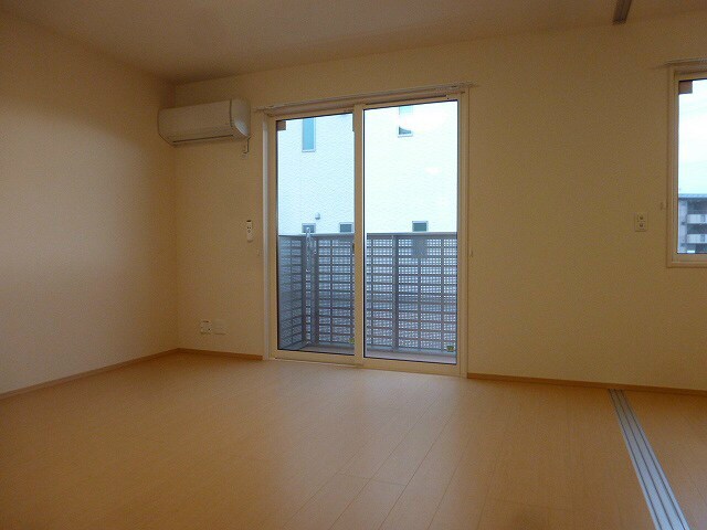 物件内観写真20　(写真は102です)