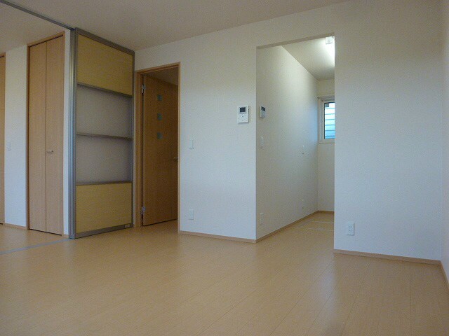 物件内観写真28　(写真は102です)