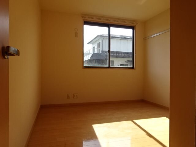 物件内観写真16　(洋室6.6帖)