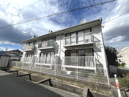 ホワイトベルローズA棟外観写真