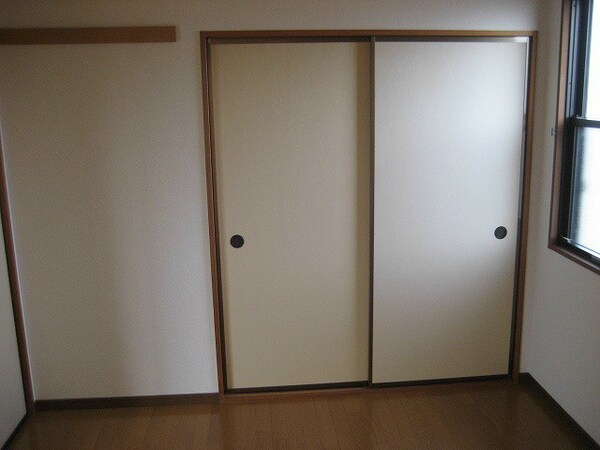 ベッドルーム(201号室のお部屋です)