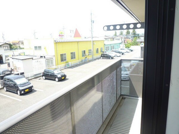 ベランダ(画像は205号室です（参考）)