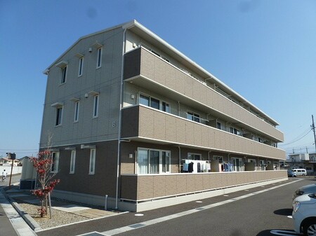 バン・ド・ソレイユＢ外観写真