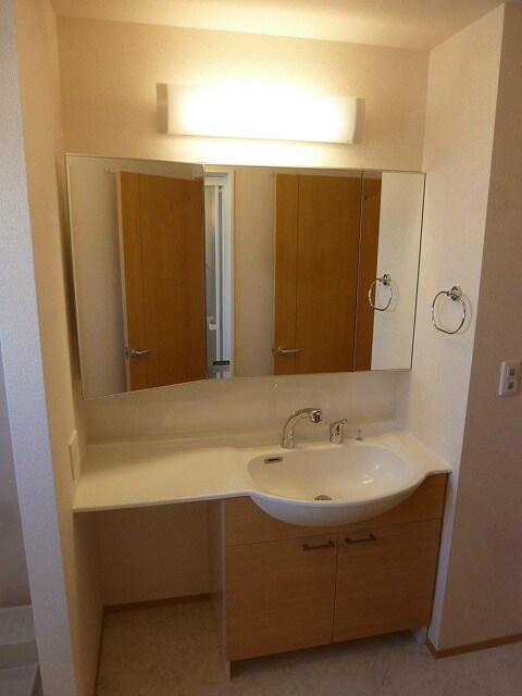 物件内観写真12　(201の写真です（反転）)