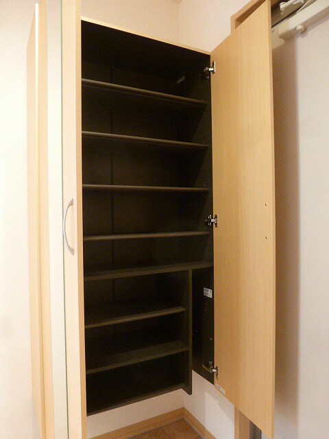 物件内観写真19　(201の写真です（反転）)