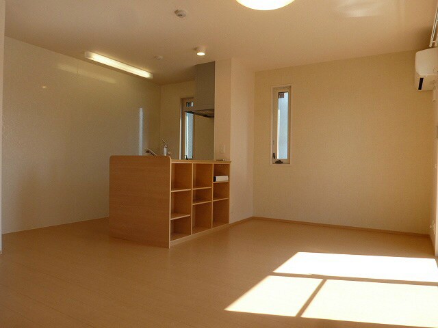 物件内観写真25　(201の写真です（反転）)