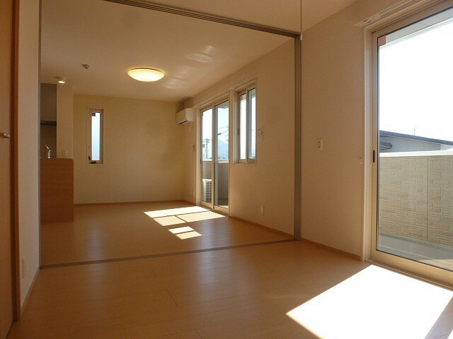 物件内観写真27　(201の写真です（反転）)