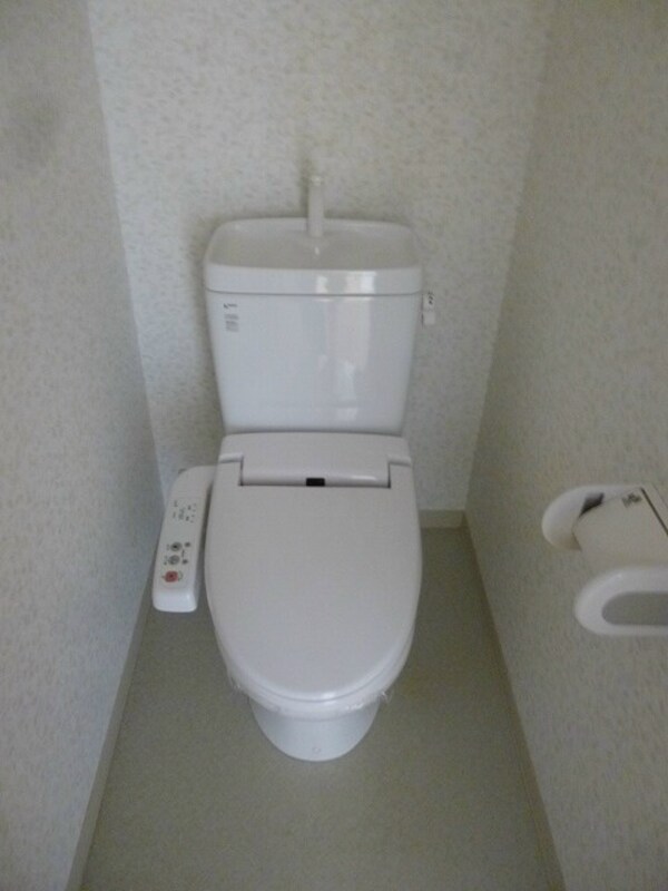 トイレ(清潔感がある白を基調にしてます！)