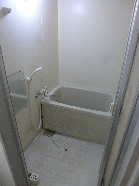 物件内観写真5　(写真は105号室です。)