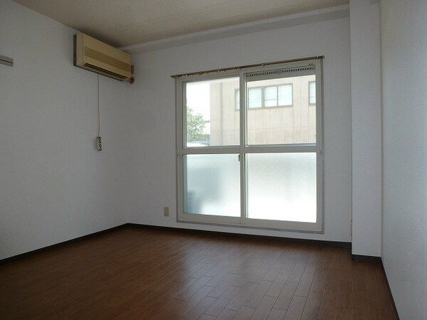 リビング(写真は105号室です。)