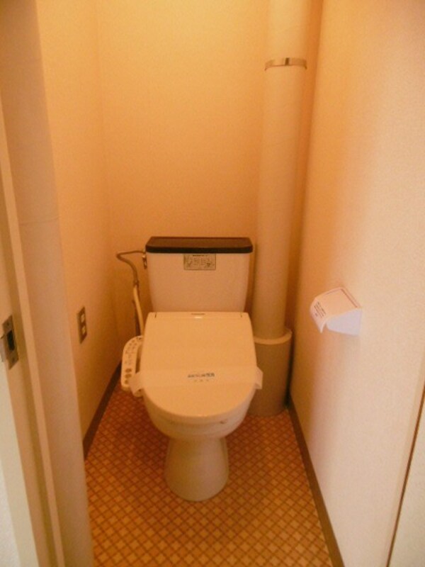 トイレ(参考（写真は202号室）)