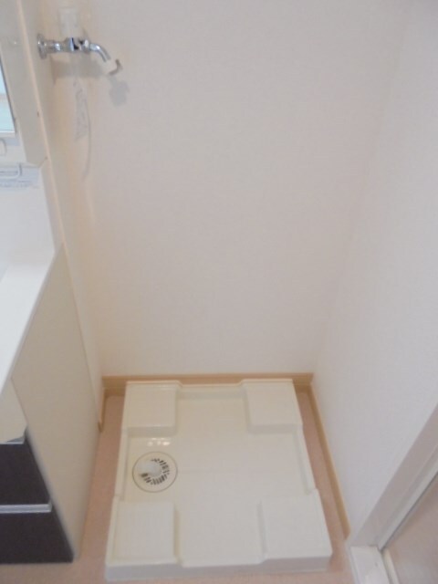 物件内観写真13　(洗濯機置き場)