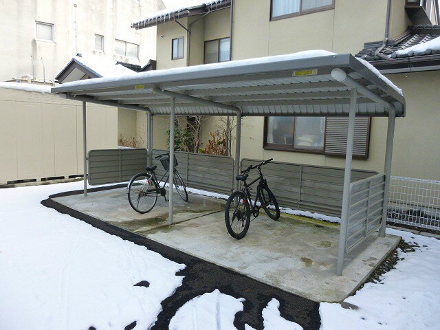 物件内観写真30　(駐輪場)