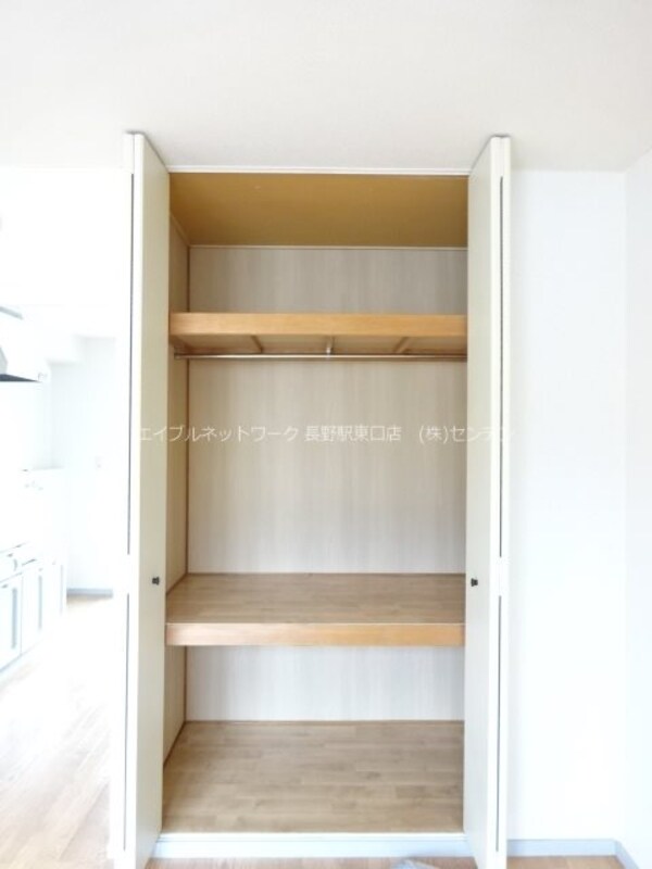 収納(写真は102号室です（参考）)