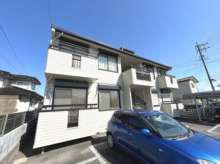 small villageIII外観写真