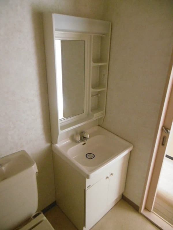 洗面所(※写真は303号室です。ご参考下さい。)