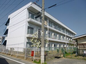 メープル中御所外観写真