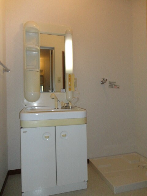 物件内観写真10　(写真は102号室です（参考）)