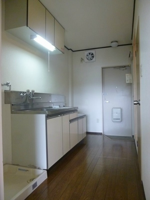キッチン(写真は106号室になります)