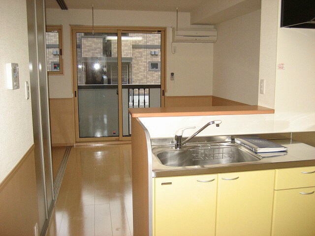 物件内観写真4　(画像は203号室です（参考）)