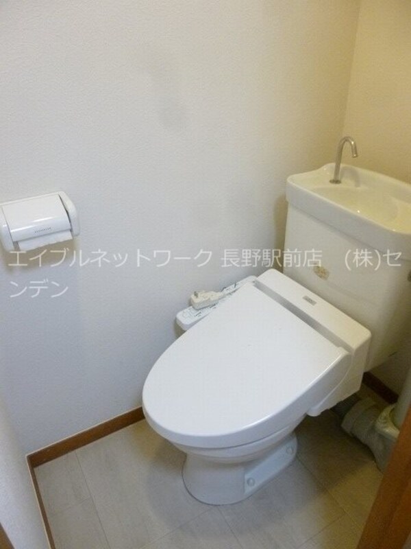 トイレ(画像は206号室です（参考）)