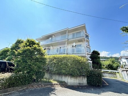 ホワイトハイツ西館外観写真