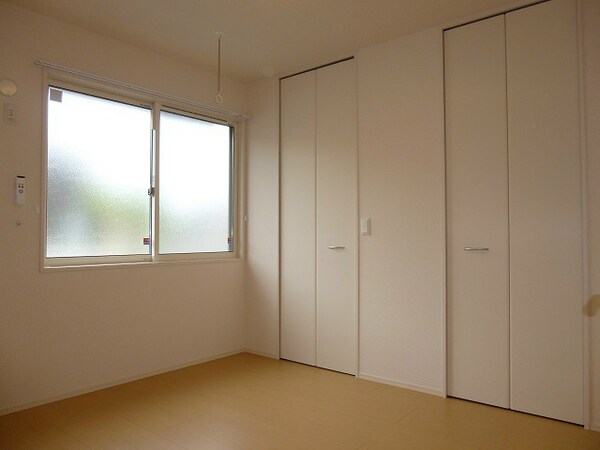 ベッドルーム(※写真は別部屋のものです。（参考）)