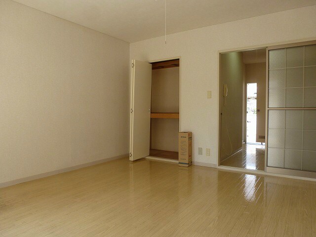 物件内観写真11　(画像は103号室です)