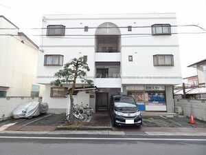 カーサ伊勢宮外観写真