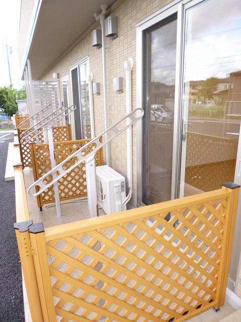 物件内観写真8　(テラス)