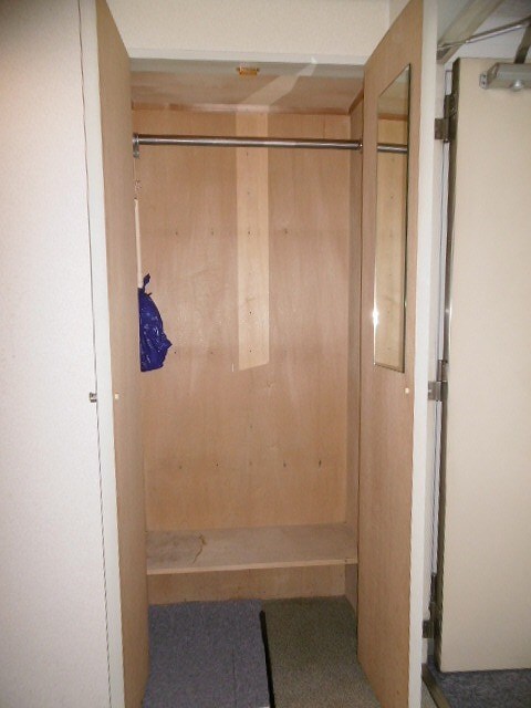 物件内観写真14　(玄関収納)