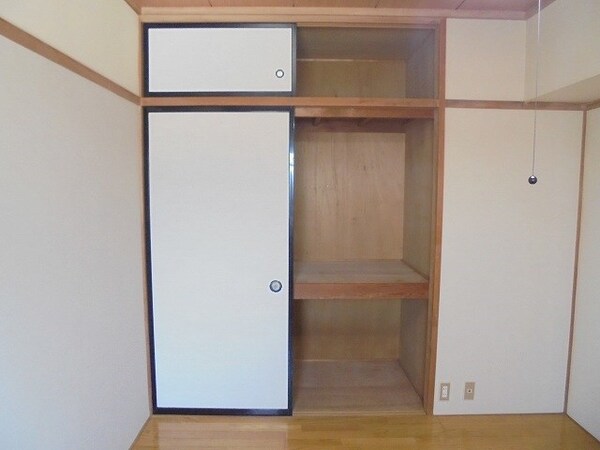 収納(写真は206号室です（参考）)