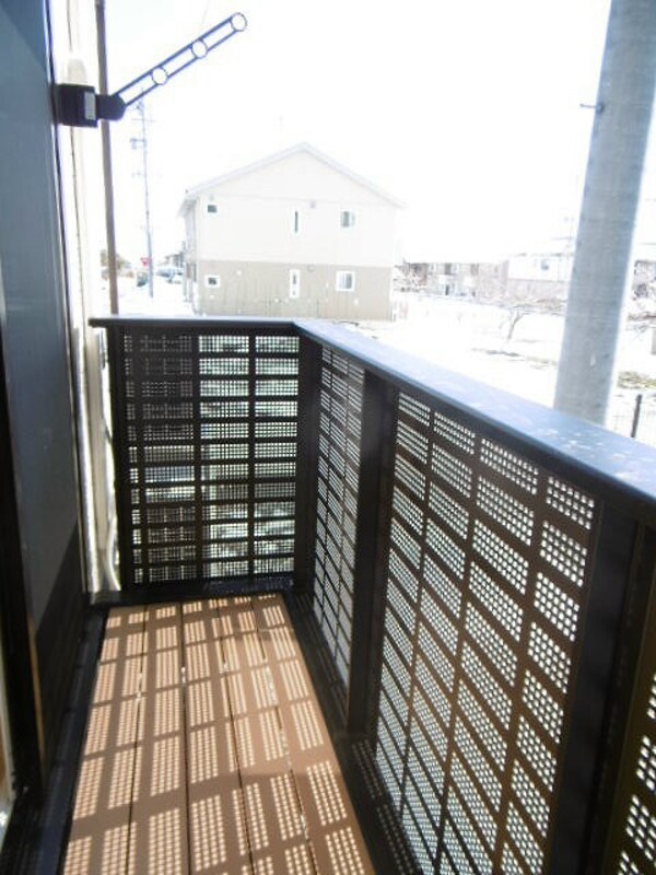 ベランダ(写真は101号室です（参考）)