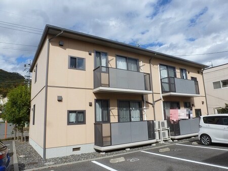 メゾンルミエールA棟外観写真